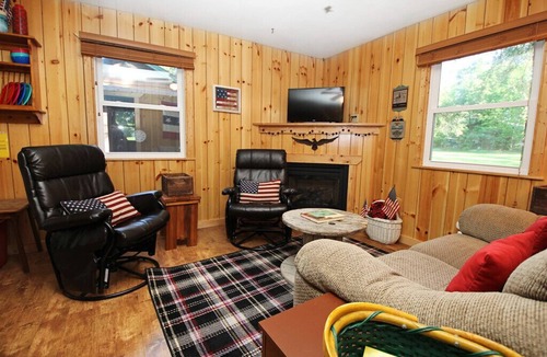 Three Lakes Cottage | Cozy Cottage on Maple Lake in Three Lakes, WI