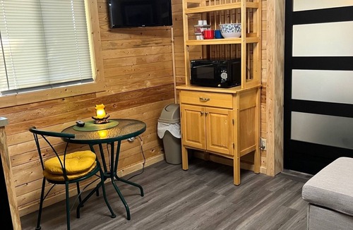 Lampasas Cottage | Cozy Cottage with Fire Pit, Deck and Stargazing Views