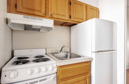 Theatre District Apartment | Cozy Downtown Studio w/W/D, Doorman, nr. Boston Common. by Blueground