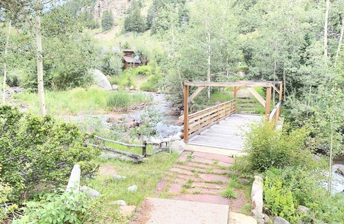 Lyons Cabin | Cozy Family Cabin in Peaceful Valley Ranch