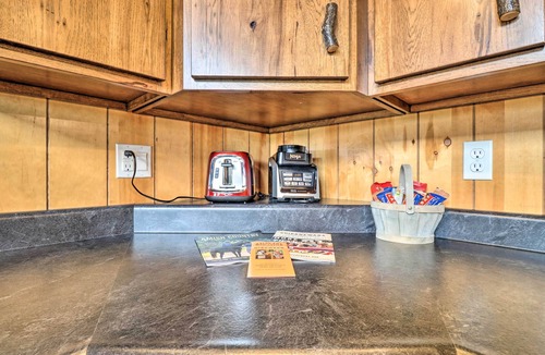 Shipshewana Cabin | Cozy ‘Haven of Rest’ Home w/Amish Country Views!