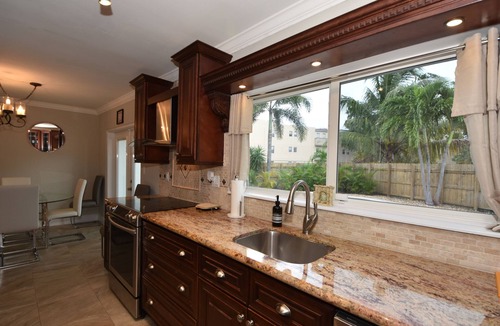 Riverside Park House | Cozy home away from home. Five minute from Las Olas. 15 minutes to beach.