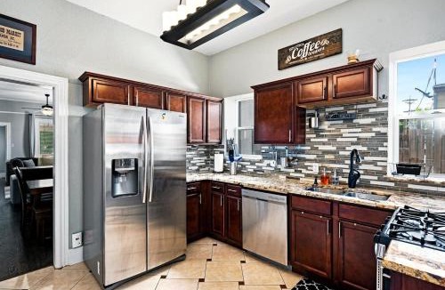 West Colfax House | Cozy Home By Lake W Rooftop Patio