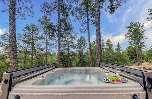 Alto Cabin | Cozy Knotty and Nice, 4 bedrooms, Game Room, Views, Sleeps 10