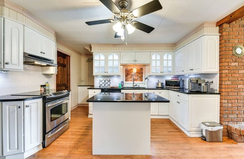 Lewiston House | Cozy Lewiston Home < 10 Mi to Niagara Falls!