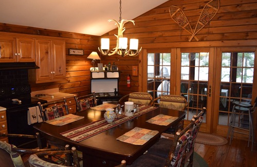 Saranac Lake House | Cozy log home nestled in the beautiful Adirondacks