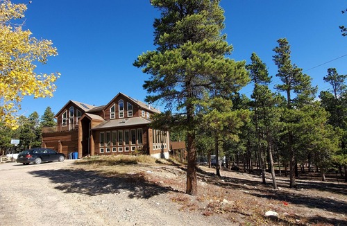Coal Creek Ski Chalet | Cozy Mountain Getaway - 5 mins to Golden Gate State Park; 30 mins to Golden, CO