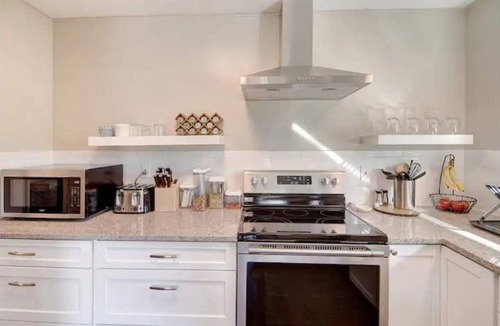 Lyons House | Cozy Mountain Getaway in Lyons, Colorado