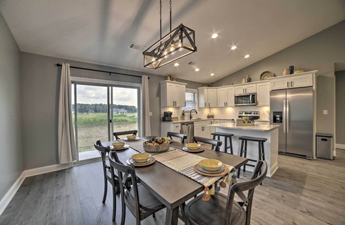 Murray House | Cozy Murray Retreat Near MSU & Local Eateries