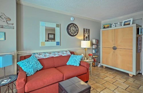 Myrtle Beach Apartment | Cozy Myrtle Beach Condo with Ocean View and Pool Access