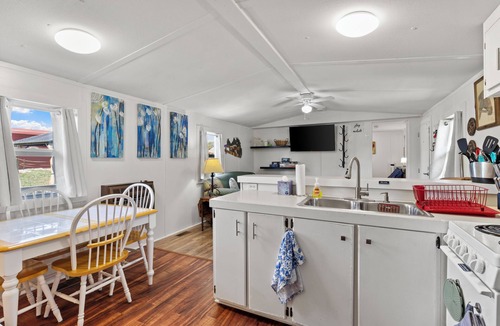 Saint Andrews House | Cozy Pet Friendly Home Away From Home w/Fenced in Yard & Full Kitchen near I-24