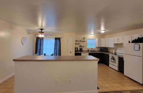 Shippensburg House | Cozy place to stay located close to the University