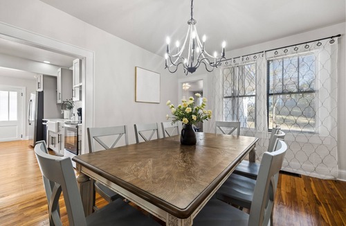Knoxville House | Cozy *Private Home* 2Miles to UT/Neyland Stadium/Boiling Arena .