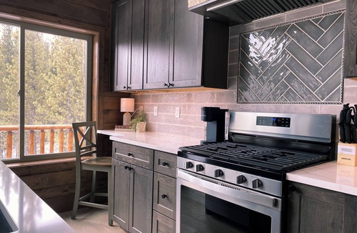 Saint Mary's Ski Chalet | Cozy Rocky Mnt. Chalet/Spa, private lake, close to Denver, RedRocks, Outdoor fun