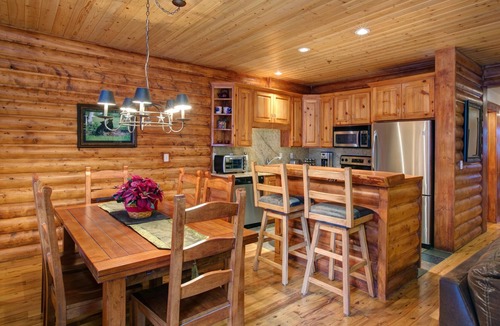 Deer Valley Condo | Cozy Silver Lake 2BR steps from lifts, dining, shops. Hot Tub, Pool, BBQ, WiFi