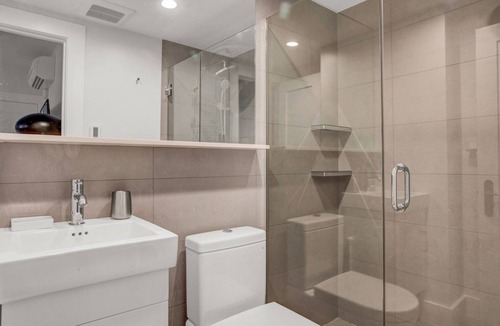 Columbus Apartment | Cozy South End Studio near T, Shops + Dining, by Blueground