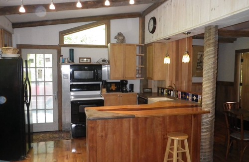 Fairfield Cabin | Cozy streamside cabin, convenient to Ski Liberty and Gettysburg