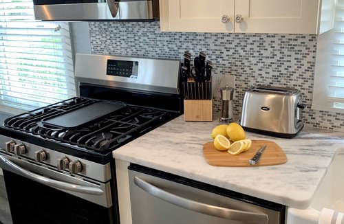Point Judith House | Cozy Summer Cottage minutes from Narragansett Beaches