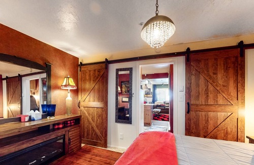 Brian Head Condo | Cozy, Third-Floor Condo Near the Slopes w/ Free WiFi, a Wood Stove, & Views