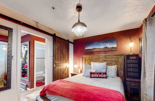 Brian Head Condo | Cozy, Third-Floor Condo Near the Slopes w/ Free WiFi, a Wood Stove, & Views