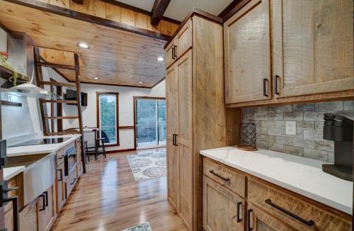 Morganton House | Cozy Treehouse w Hot Tub, Fire Pit, Pet Friendly, Lake Access