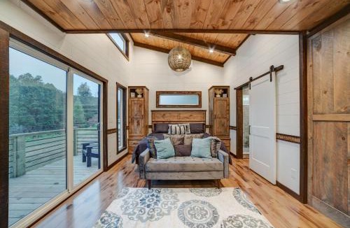 Morganton House | Cozy Treehouse w Hot Tub, Fire Pit, Pet Friendly, Lake Access