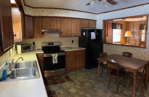 Warrensburg House | Cozy Upstate Adirondack Cottage Getaway
