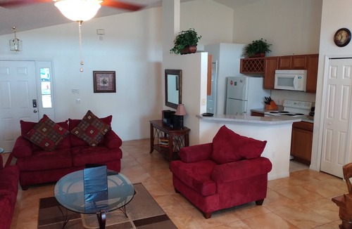 Westbury House | Cozy Villa with own private Pool, 4 bed 3 bath-sleeps 8