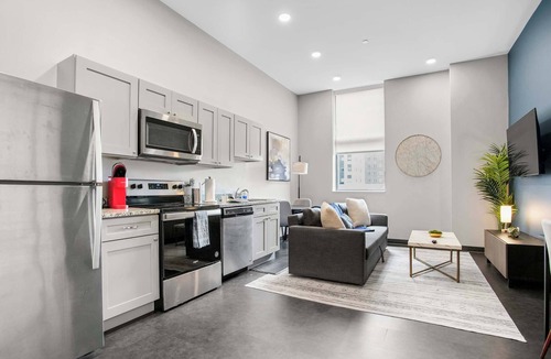 Cultural District Apartment | CozySuites Modern 1BR in Downtown Pitts 9