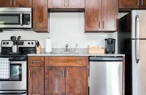 Music Row Apartment | CozySuites Music Row Stunning 2BR with free parking 05