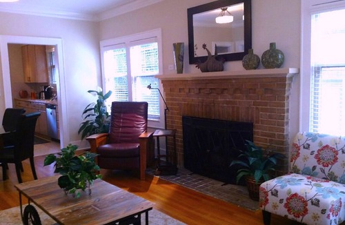 Maple Leaf House | Craftsman-style 3BR 1BA Classic in N Green Lake + Opt Studio Cottage