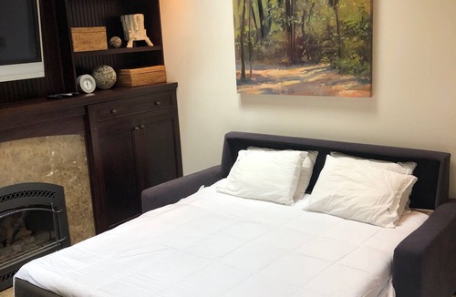 San Carlos House | Creekside Casita walking distance to downtown San Carlos