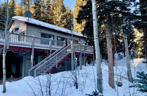 Shadow Mountain House | Creekside Getaway in Evergreen