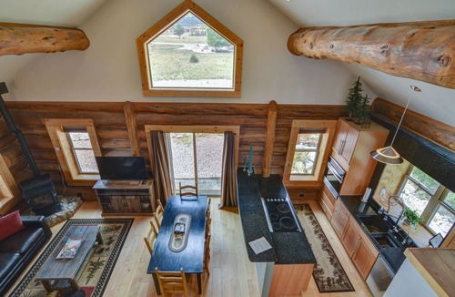 Buena Vista Cabin | Creekside Log Cabin- conveniently located and direct creek access
