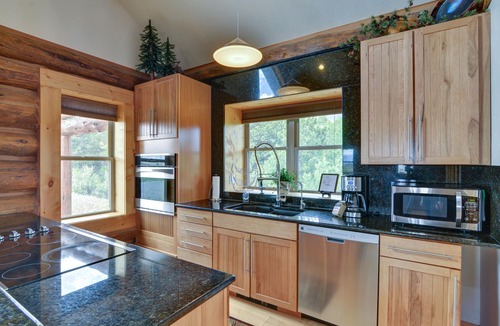 Buena Vista Cabin | Creekside Log Cabin- conveniently located and direct creek access