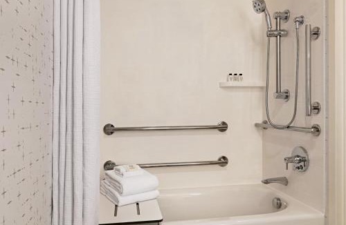 King of Prussia Hotel | Crowne Plaza Hotel Philadelphia - King of Prussia by IHG