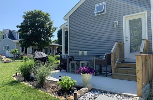 Westerly House | Custom cottage close to everything-Enjoy long walks on beach without the crowds!
