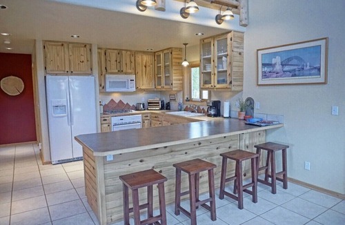 Grand Lake Cabin | Custom Home with 3 Levels & Great Outdoor Space, + Pet Friendly!