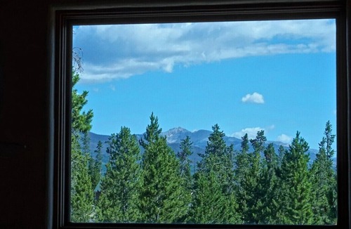 Grand Lake Cabin | Custom Home with 3 Levels & Great Outdoor Space, + Pet Friendly!