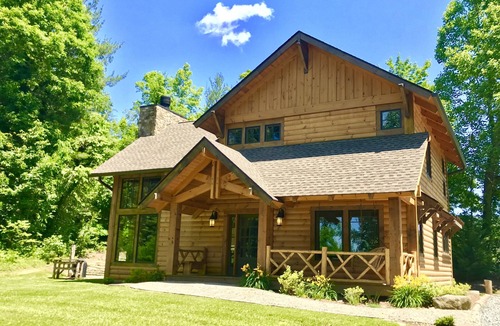 Hendersonville Cabin | CUSTOM LOG HOME WITH FIREPLACE, FIRE-PIT AND HOT TUB