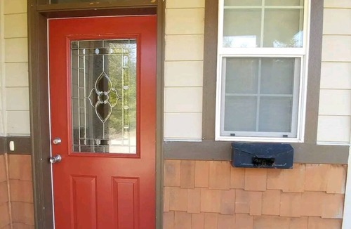 Coos Bay House | Cute Convenient Comfortable House