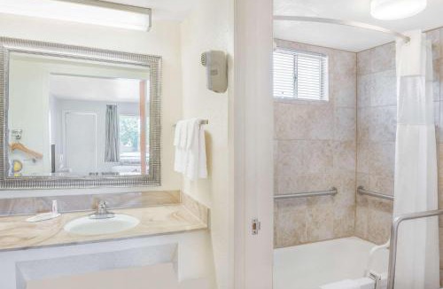 Deming Hotel | Days Inn by Wyndham Deming