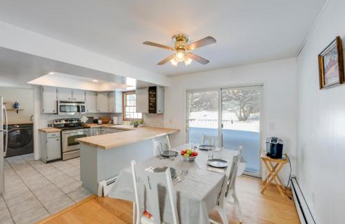 West Eaton House | Deck and Fire Pit Cozy Escape in Morrisville!