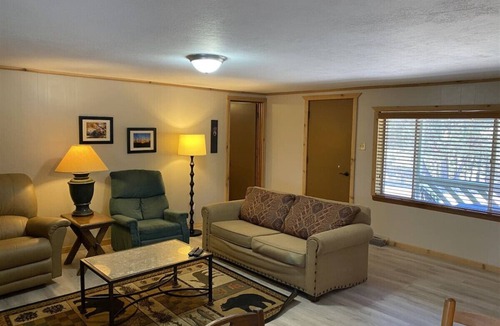 Alto Cabin | Deer Trail Lodge at La Junta Guest Ranch
