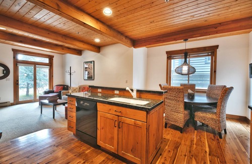 Deer Valley House | Deer Valley Drive - Easy Walk/Shuttle to Skiing and Main St.