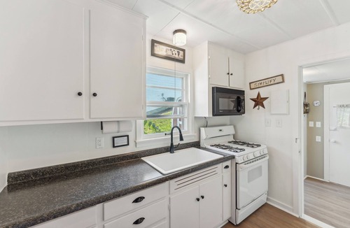 Delavan Cabin | Delavan Retreat w/Patio on Turtle Lake!