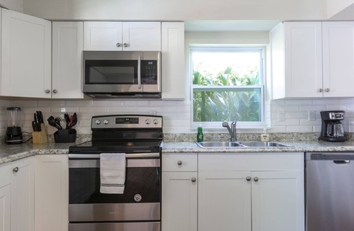Tropic Palms House | Delray Pool House Central Location