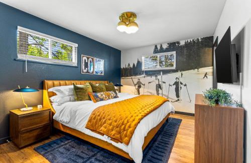Castlewood House | Denver Luxe Funhouse, Hot Tub, Mini Golf, Theater