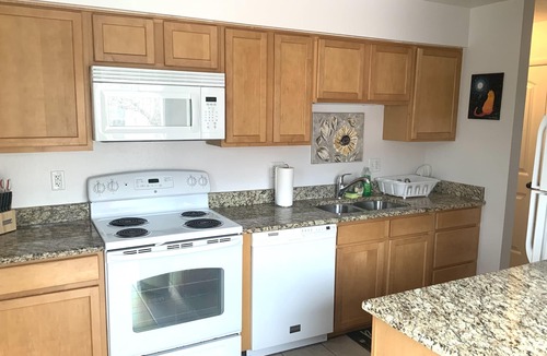 North Westminster Condo | Denver nice and clean 2bdr, great location close to I-25. FREE parking & WIFI