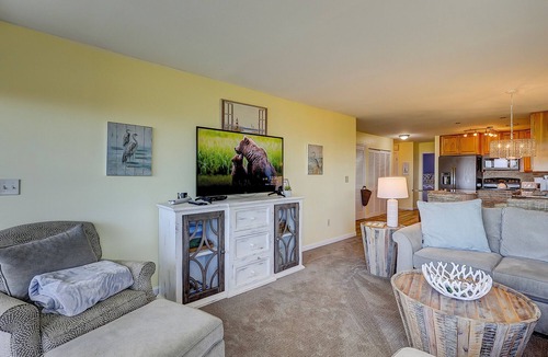 Folly Field Condo | Direct Oceanfront 2 BR Updated Luxury condo Bikes & Beach Gear Included